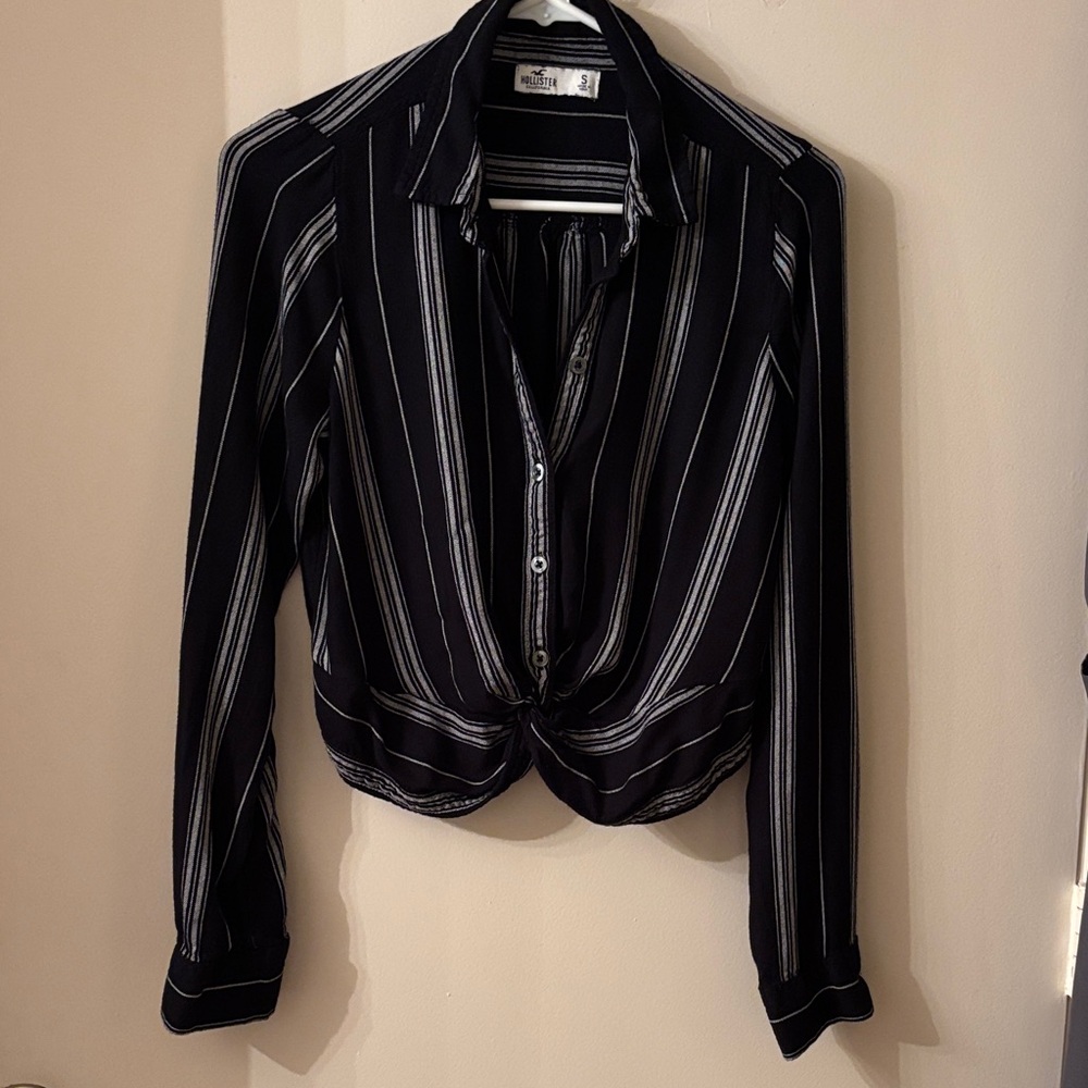 Hollister Black and White Striped Button Down Shirt
